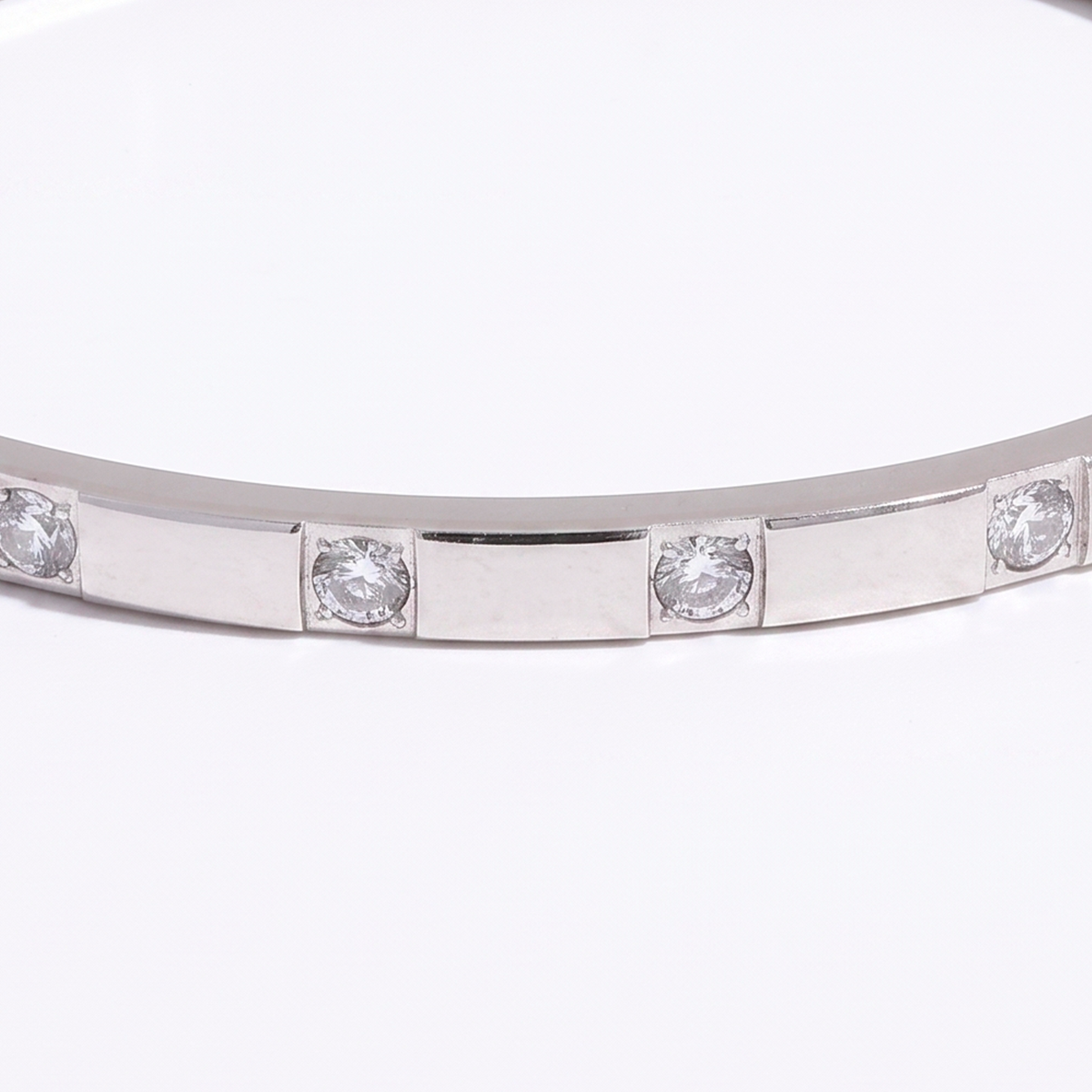 Stella Bangle