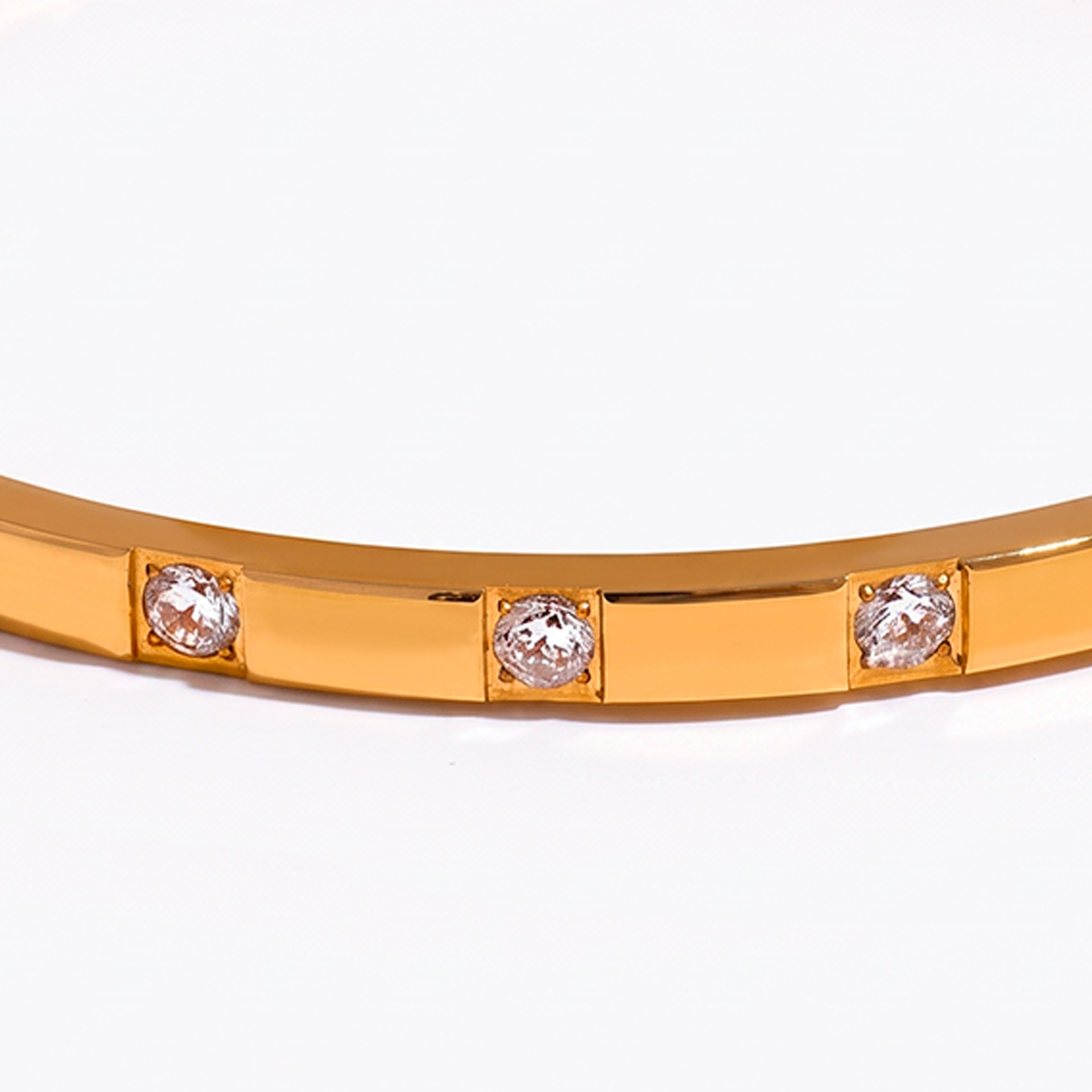 Stella Bangle