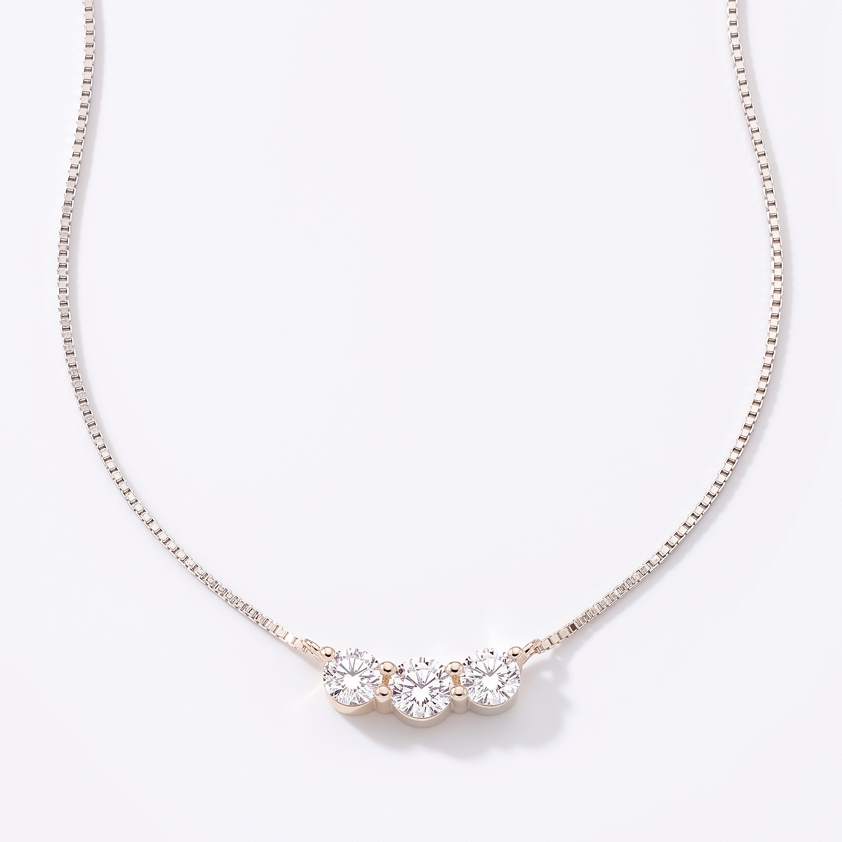 Lucent Necklace