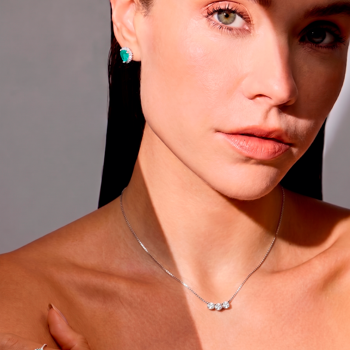 Lucent Necklace