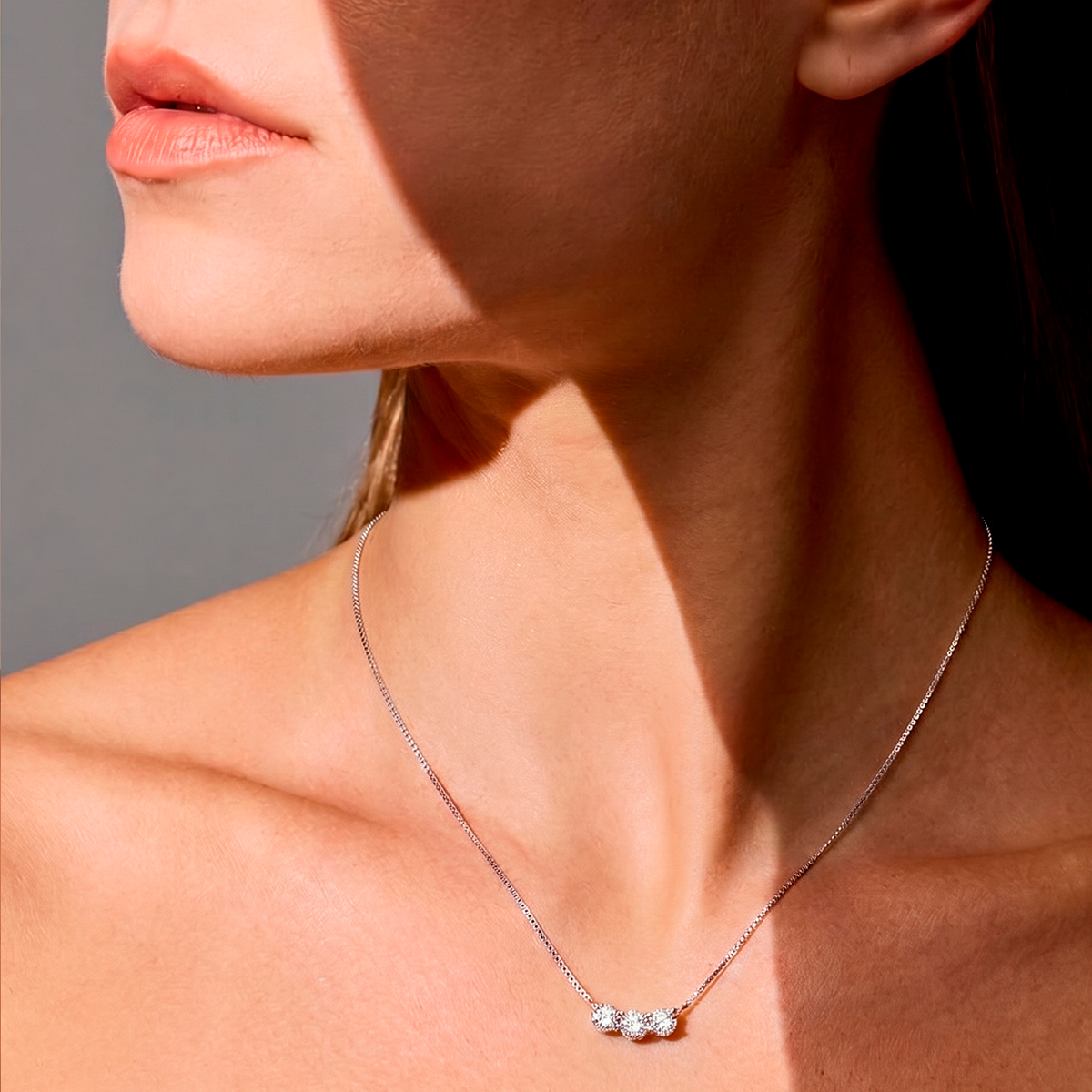 Lucent Necklace