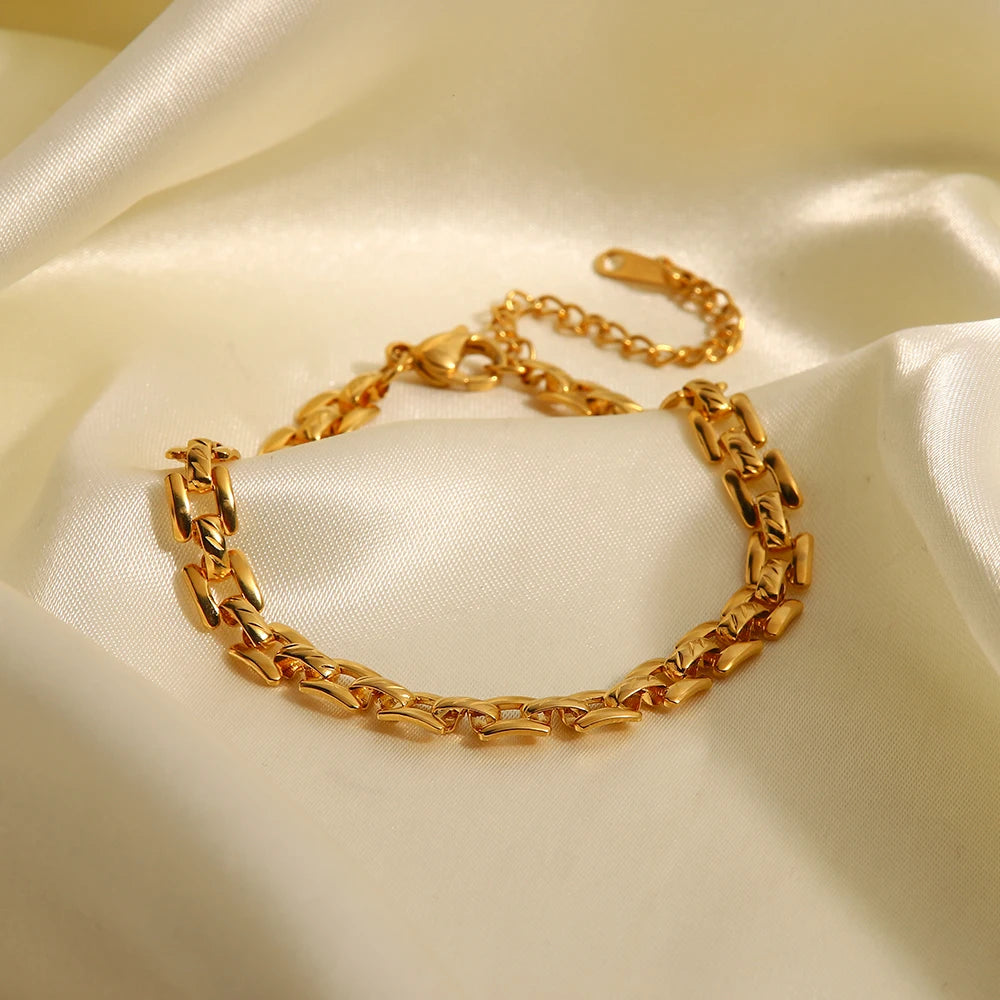 Youthway New Metallic Style Strap Bracelet 18k Gold Color Stainless Steel Trendy Charm Waterproof Jewelry for Women Men