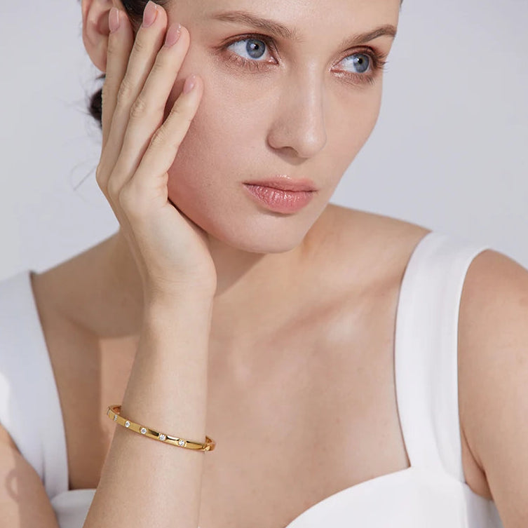 Stella Bangle